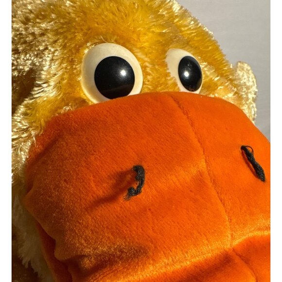 Dan Dee Collectors Choice Puppet Plush Duck Soft Yellow Fur Quacks Old McDonald - Picture 10 of 10